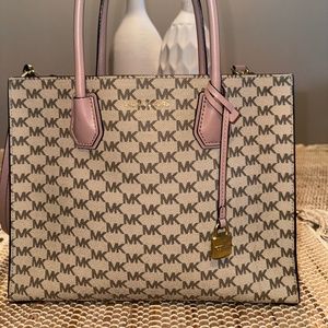 Michael Kors purse